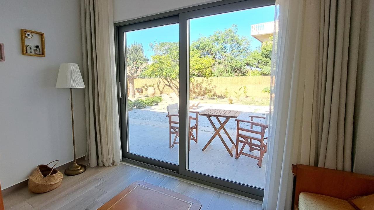 Ismini Apartments Myrtos Екстериор снимка